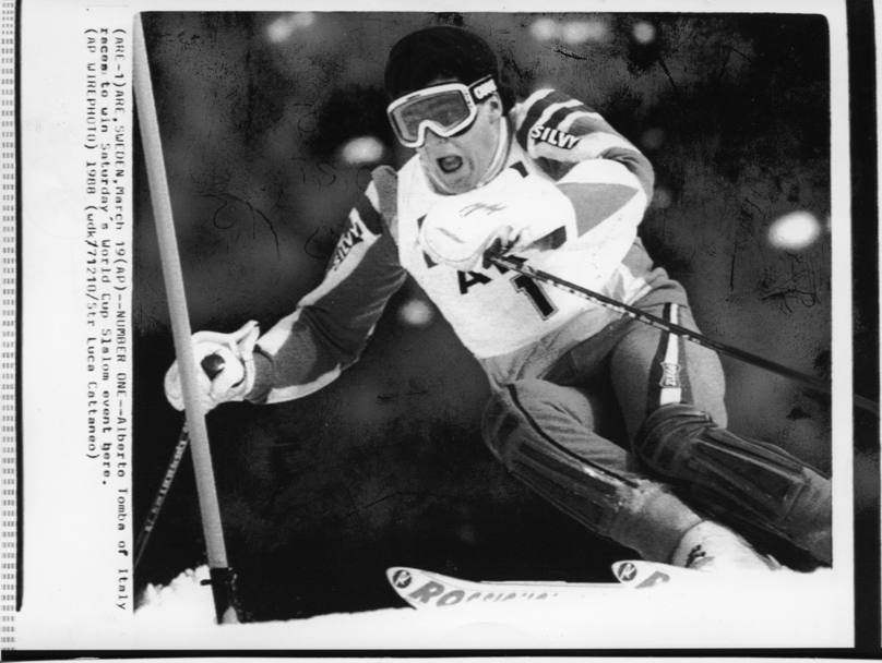 La definitiva consacrazione per Alberto giunge in occasione dei Giochi olimpici di Calgary, in Canada: due medaglie d’oro, in gigante (qui) e in slalom (Ap)